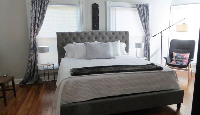 THE BARRET HOUSE, 2 floor luxury home, LOCATION! Downtown, HIGHLANDS, NuLu, EXPO