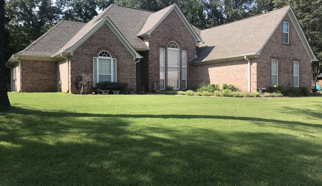 “The Bartholomew” 3 Bed 2 Bath King Suite with Jacuzzi Tub.