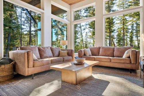 The Basin - Luxury Family Cabin in Philipsburg