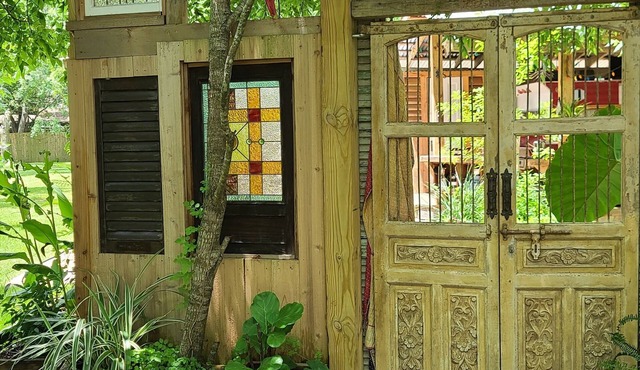 The Bath House, beautiful ZEN garden glamping spot for the nature lovers.