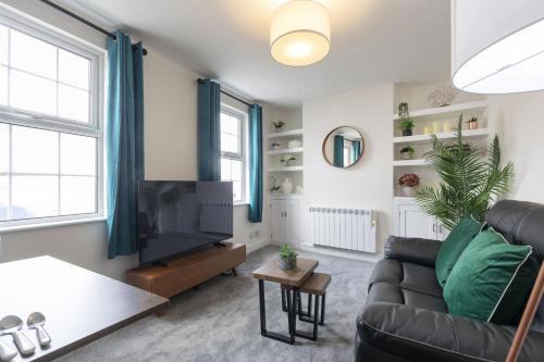 The Bath Road Hideaway - A First Floor One Bed Apartment