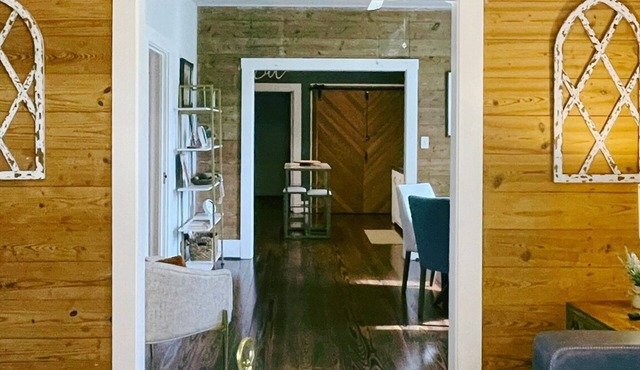 The Baum Suite: Charming 1950s Gem in Schulenburg ~New Owner~