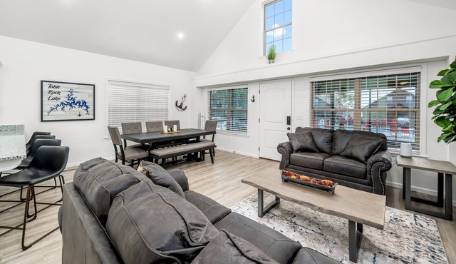 The Baxter Boat House 4 Bedroom Home