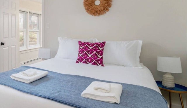 The Bay Cottage · Rocky Neck Park, Beach & Niantic
