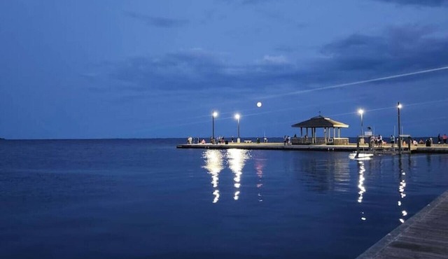 The Bay House Patchogue Bay & Town 15 Minutes Walk