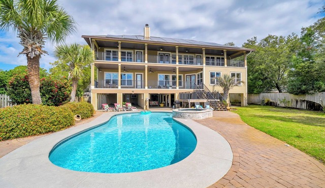The Bay House 🌊 Bayfront Escape w/Pool, Dock, Game Room & Firepit | Sleeps 16