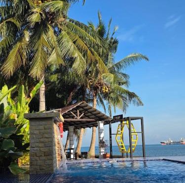 The Bay PD Beachfront Villa