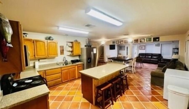 The Bay View. 3 Bedroom, 3 Bath. Private Lighted Fishing Pier.