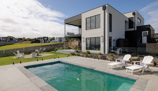 The Bay View San Remo by Ready Set Stay