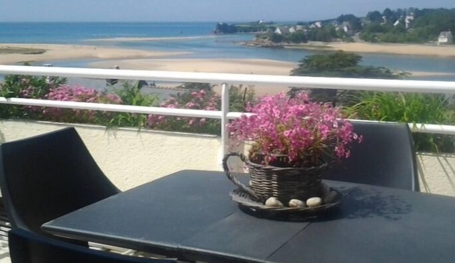 The beach as a horizon with this T3 holiday apartment with sun terrace