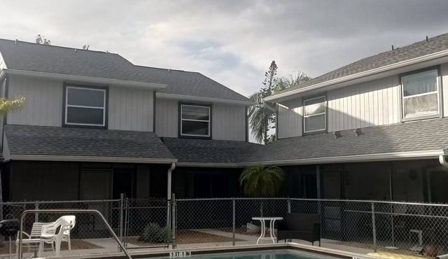 The Beach by SWFL-Villas, cozy2-bedroom town house in Fort Myers with pool