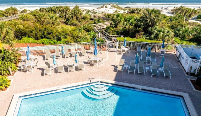 The Beach Club by Coolvacay