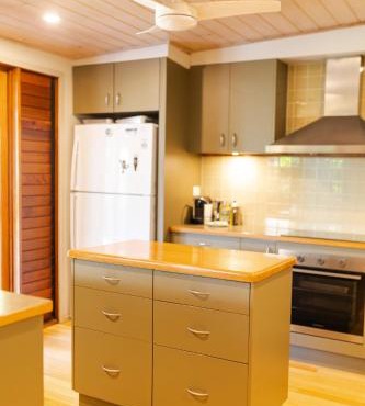 The Beach Cottage - Absolute Beachfront