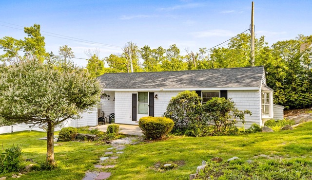 The Beach Cottage at Sandy Cove: Serene Retreat