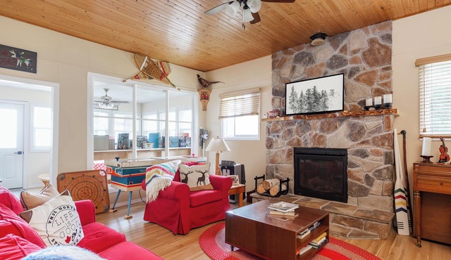 The Beach Cottages: 3 Cottages + 1 Bunkie, Perfect for Multi-Family Fun!