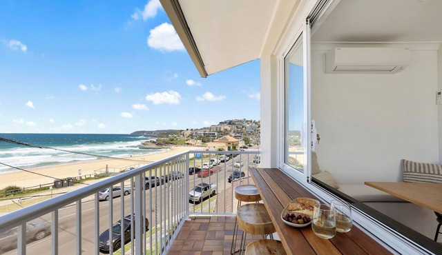 The Beach Front House@Curl Curl