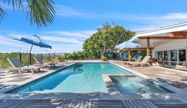 The Beach House 3 Bedroom Home by RedAwning