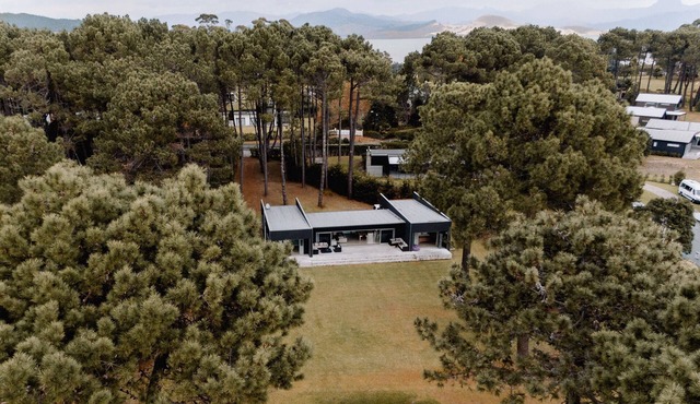 The Beach House - A wonderful modern beach home with glorious sea views