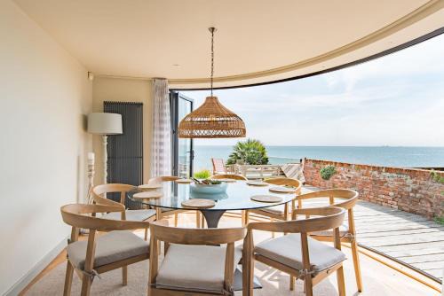The Beach House at Sandgate by Bloom Stays