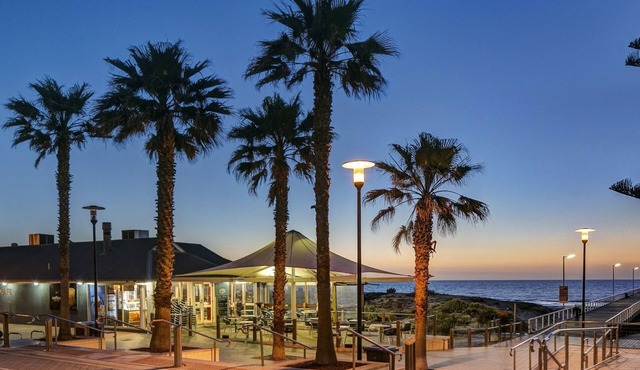 The Beach House @ Grange Beach, Adelaide Australia