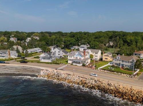 The Beach House Inn