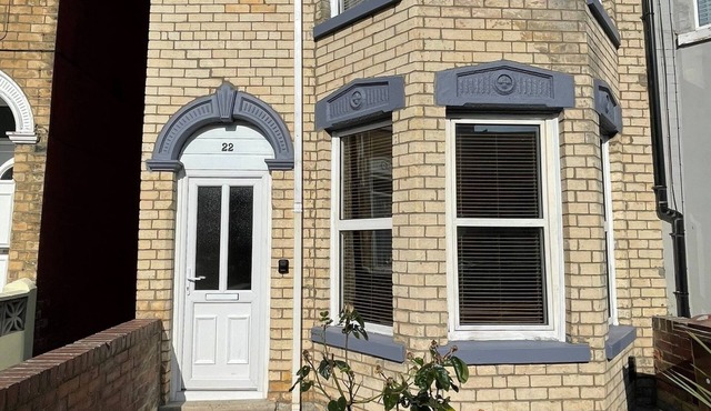 The Beach House is in the centre of Withernsea, walking distance to the beach.