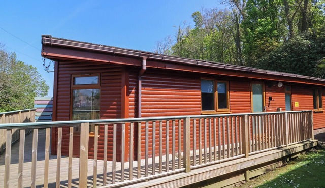 THE BEACH HOUSE, pet friendly, with a garden in Combe Martin