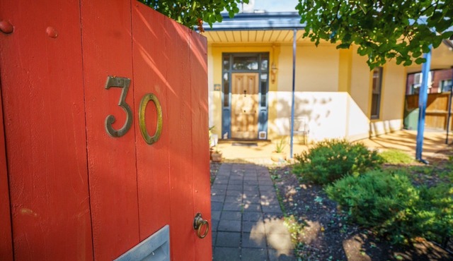 The Beach House, Semaphore