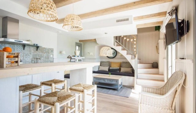 The Beach House - Studios & Suites