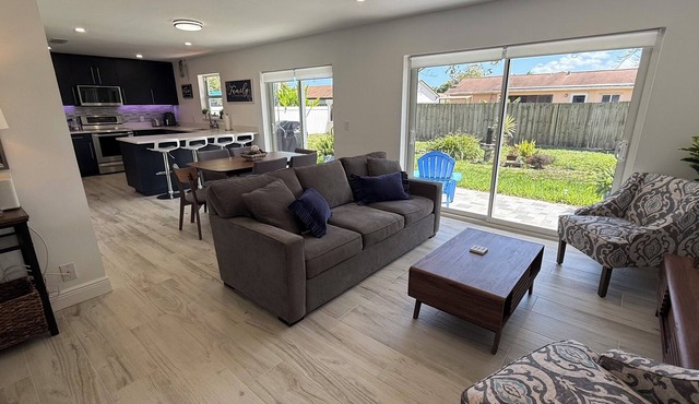 The Beach Nest - Delray Getaway