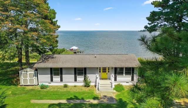 The Beach Retreat is a cozy beach Villa with Hottub overlooking a private beach.