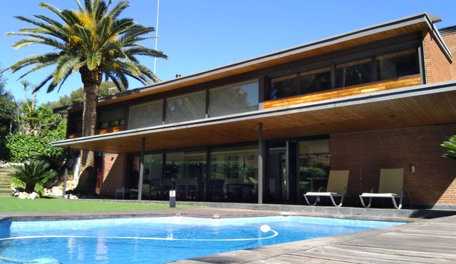 THE BEACH VILLA