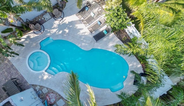 The Beachside Haven Heated PoolSpa 5 Min to Beach!