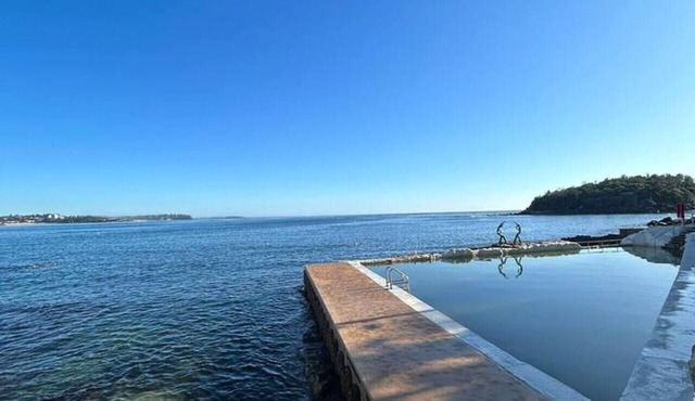 The Beachside Retreat + Prime location