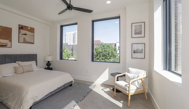 The Beacon Duo Retreat 2 Adjacent Apt Sleeps 8