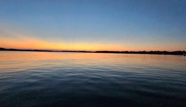 The Beahive resort. Unit #1 Lakefront on lake Alex