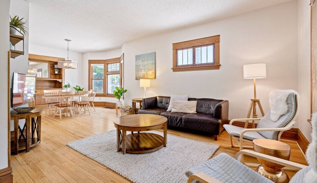 The Beanhouse Bright 3BR Walk to Grand Ave