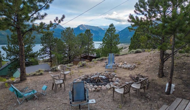 The Bear Den | Lake + Alpine Lookouts | Fast Wifi