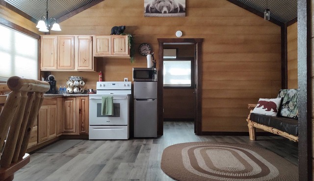 The Bear Den (Secluded in Amish Country and peaceful)