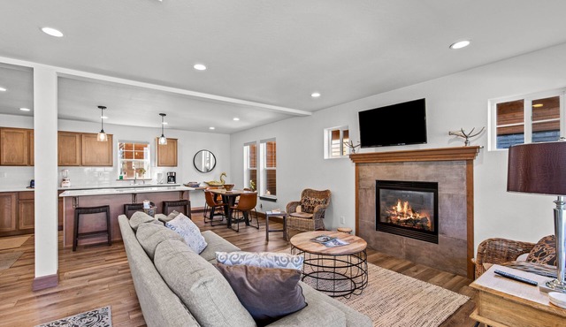 The Bear's Den - Dover ID