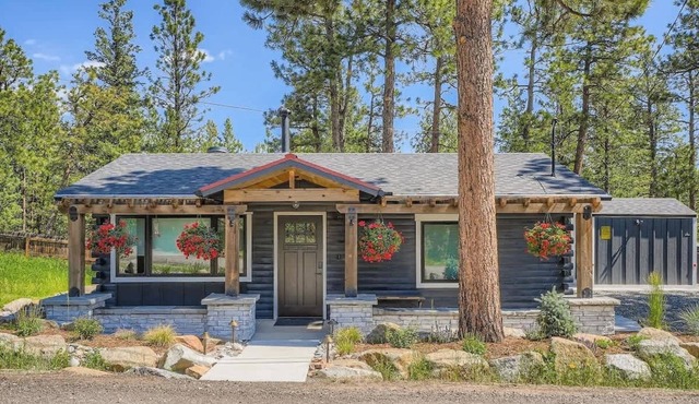The Bear's Den | Hot Tub Retreat | Family Home