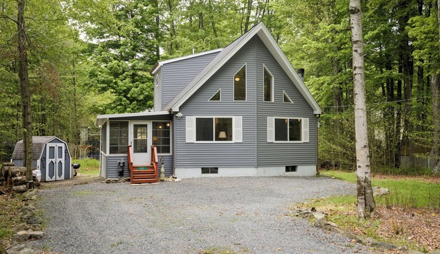 The Bear's House, Pet Friendly, Level 2 EV Charger