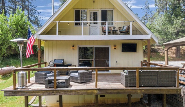 The Bearfoot Lodge - Just minutes from downtown Twain Harte