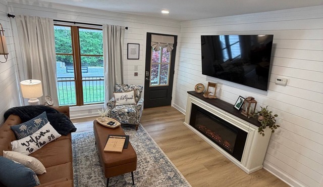 The Beautiful 9G Lodge West Virginia - Next To Trails ALL NEW 3BR