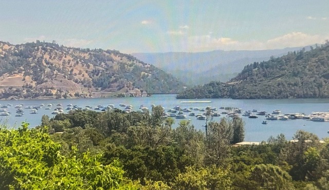The Beautiful Lake Oroville Vacation Home with Gorgeous Lake Views!