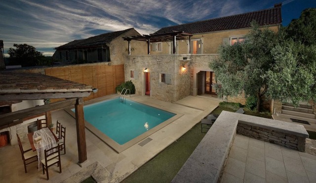 The beautiful rustic Casa Nina with swimming pool is set in Central Istria.