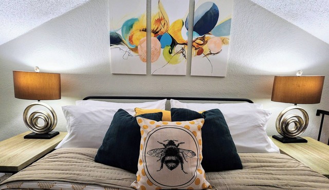 The Bee's Knees'