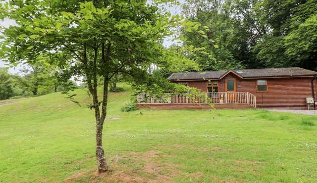 THE BEECHES, pet friendly, luxury holiday cottage in Narberth