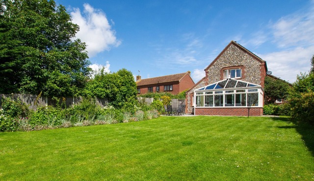 The Beeches - Three Bedroom House, Sleeps 6