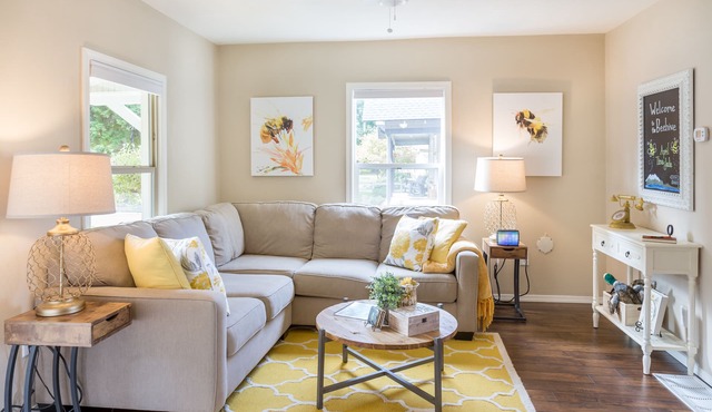 The Beehive - A charming cottage in the Perry District